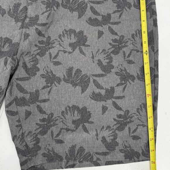 NWT Travis Mathew Inlet Heather Gray Floral Pinstripe Stretch Performance Shorts - Picture 10 of 11